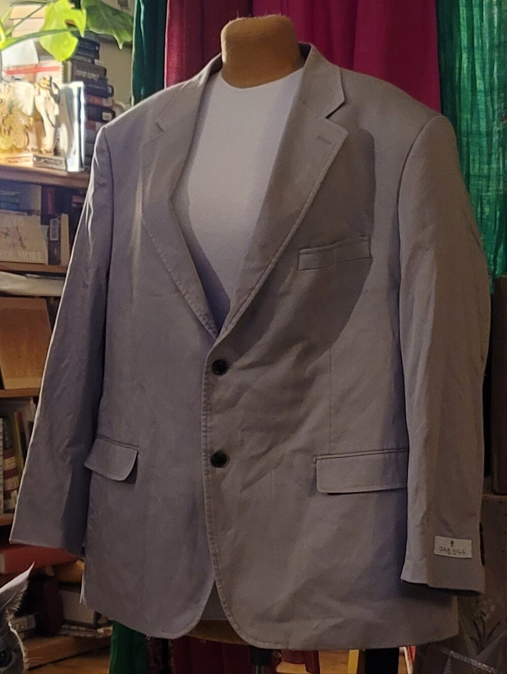 Men's Light Gray Two-Button Sport Coat - Classic Notch Lapel